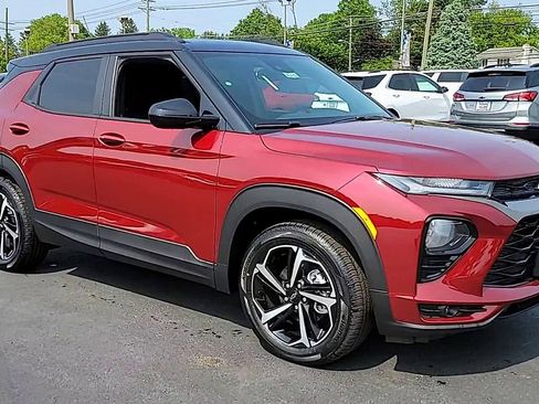 Certified 2023 Chevrolet TrailBlazer RS w/ Sun and Liftgate Package FWD image 2