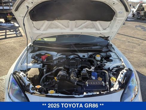 Used 2025 Toyota GR86 Premium image 28