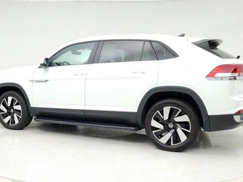 Used 2024 Volkswagen Atlas Cross Sport SE image 7