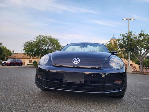 Used 2013 Volkswagen Beetle 2.5 FWD image 23