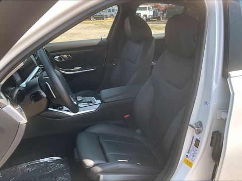 Used 2020 BMW 330i Sedan w/ Premium Package RWD image 9