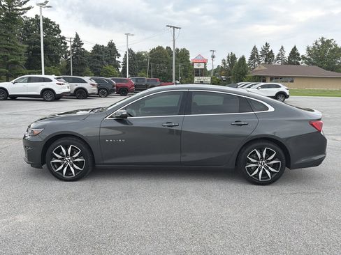 Used 2017 Chevrolet Malibu LT FWD image 8