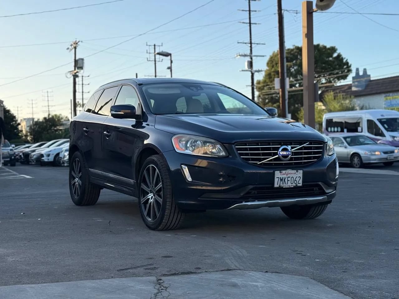 Used 2015 Volvo XC60 T5 AWD/4WD image 3