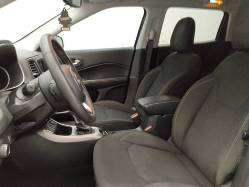 Used 2018 Jeep Compass Sport w/ Tech Group FWD image 17