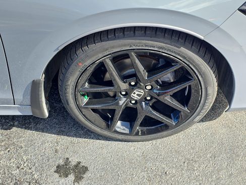 Used 2023 Honda Civic Sport image 9