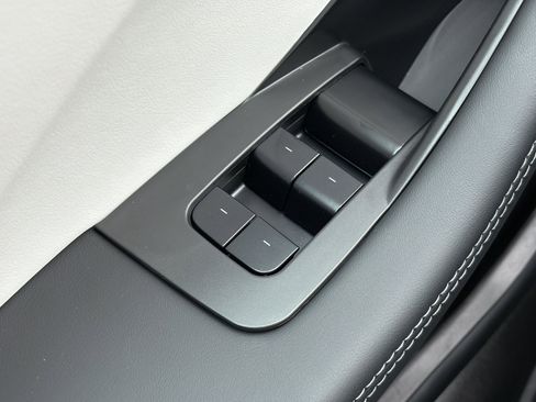 Used 2025 Tesla Model 3 Long Range image 27