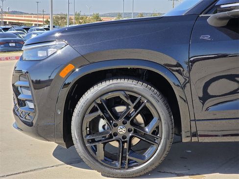 New 2026 Volkswagen Tiguan SE R-Line image 5