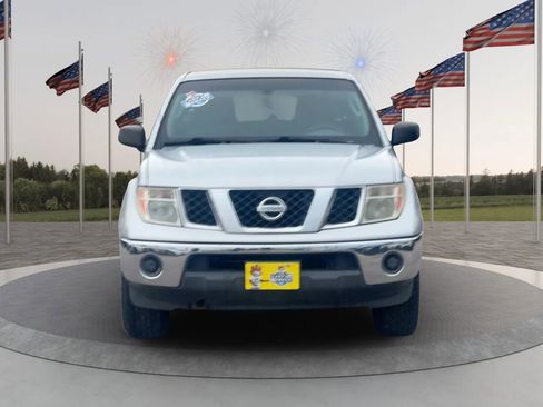 Used 2008 Nissan Frontier SE w/ SE Value Truck Pkg RWD image 2