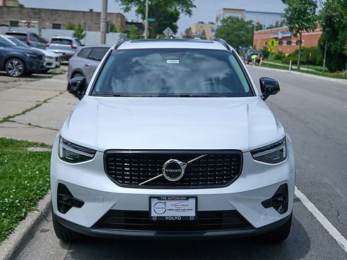 New 2026 Volvo XC40 B5 Plus w/ Protection Package Premier AWD/4WD image 5