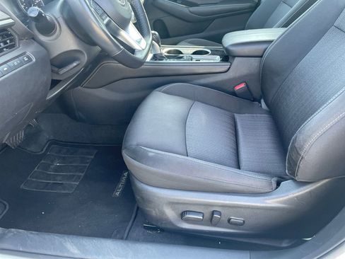 Used 2023 Nissan Altima 2.5 SV w/ SV Premium Package image 13