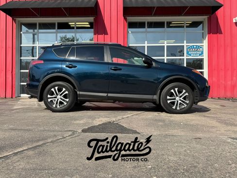 Used 2018 Toyota RAV4 LE w/ All Weather Liner Package AWD/4WD image 1