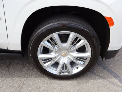 Used 2024 Chevrolet Tahoe High Country w/ Advanced Technology Package AWD/4WD image 43
