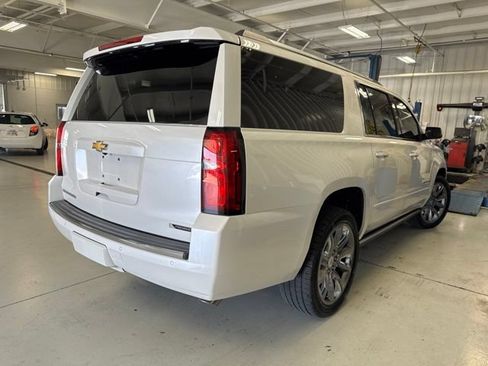 Used 2017 Chevrolet Suburban Premier AWD/4WD image 19