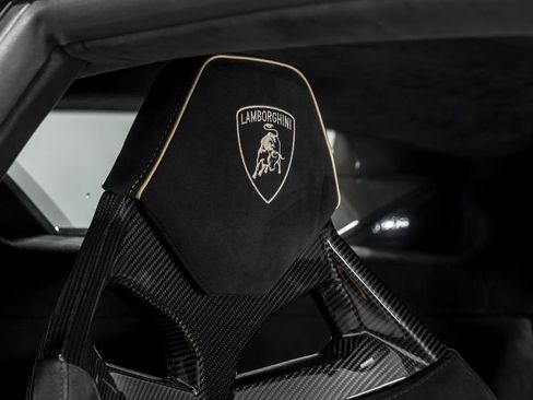 Used 2024 Lamborghini Huracan Tecnica RWD image 37