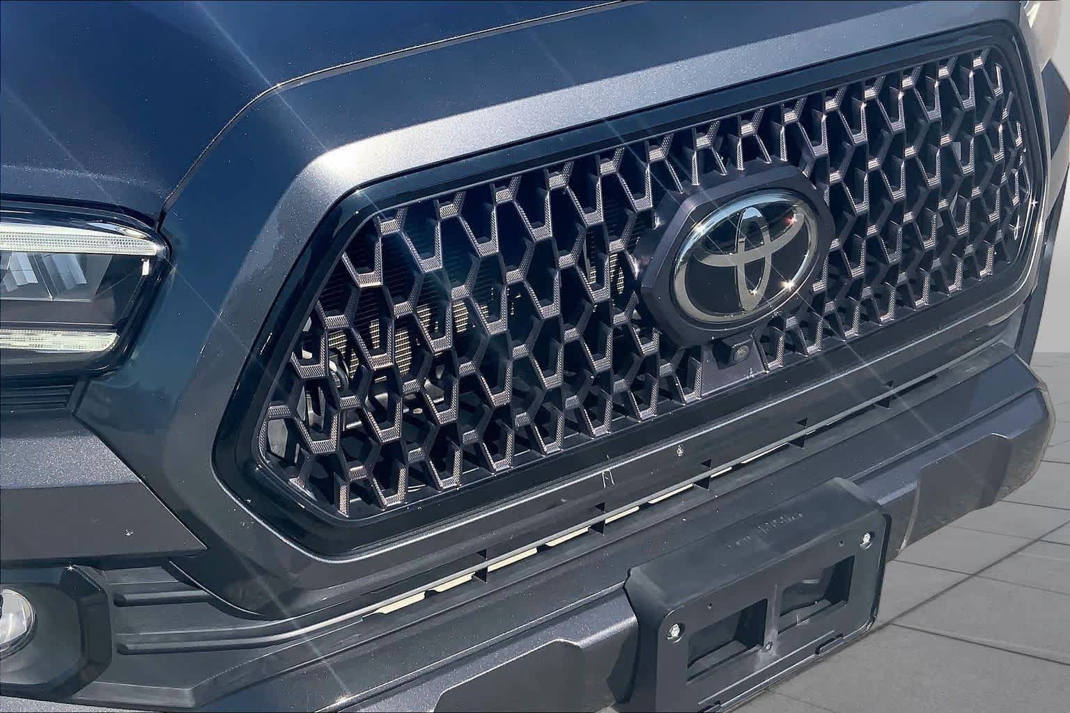 Used 2021 Toyota Tacoma Limited w/ Nightshade Package AWD/4WD image 30