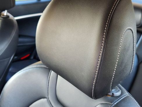 Used 2023 Genesis G70 2.0T image 14