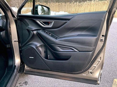 Used 2021 Subaru Forester Limited image 19