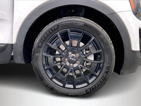 Used 2022 Kia Telluride EX w/ EX Premium Package image 8
