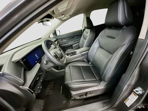 Used 2025 Nissan Murano SV AWD/4WD image 13