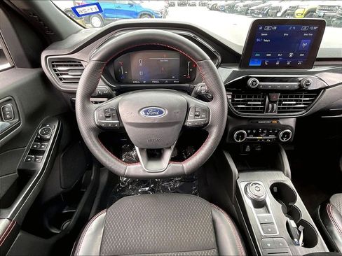 Used 2025 Ford Escape ST-Line Select AWD/4WD image 16