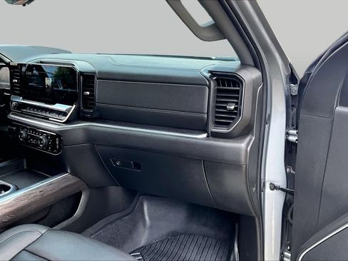 Used 2024 Chevrolet Silverado 2500 LTZ w/ LTZ Texas Edition AWD/4WD image 19