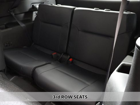 New 2025 Mitsubishi Outlander SE image 10