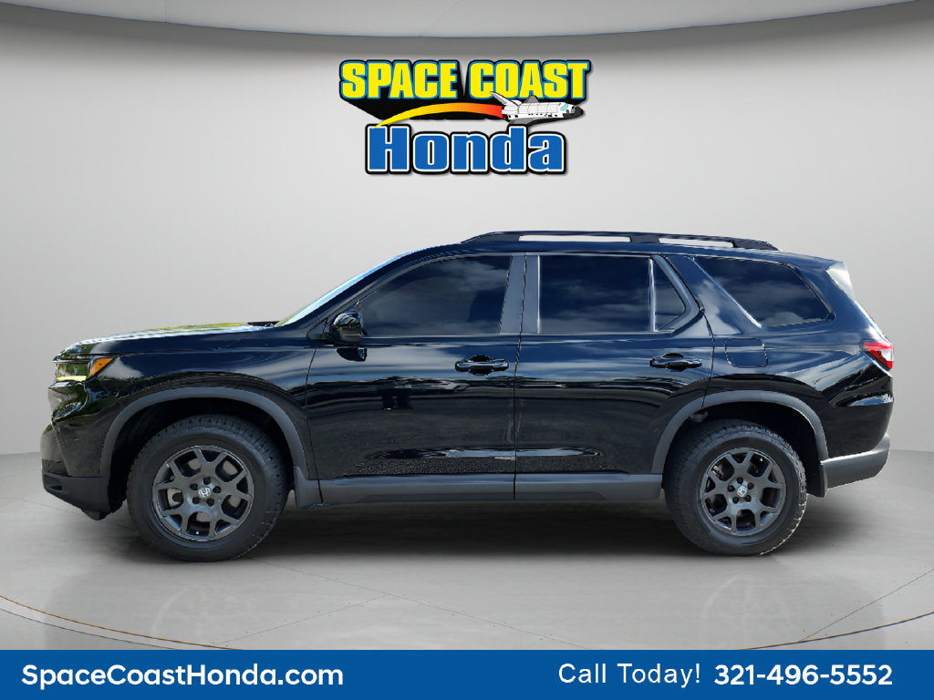 Certified 2025 Honda Pilot TrailSport image 6