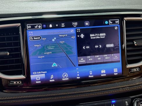Used 2023 Chrysler Pacifica Pinnacle FWD image 20