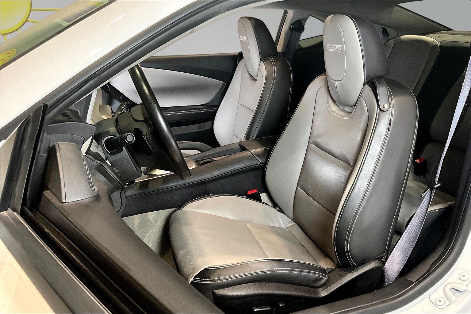 Used 2015 Chevrolet Camaro SS w/ RS Package RWD image 20