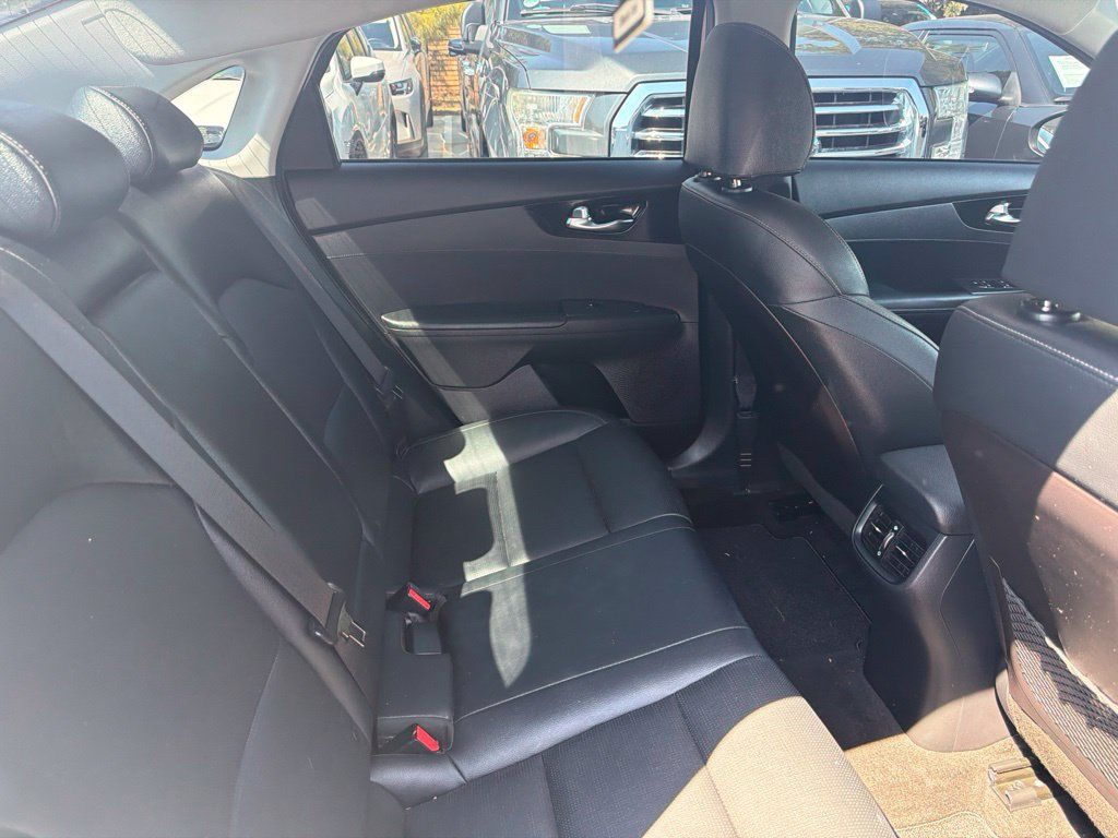 Used 2021 Kia Forte EX FWD image 4