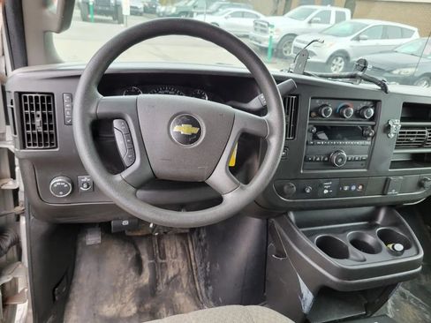 Used 2020 Chevrolet Express 3500 LS RWD image 4