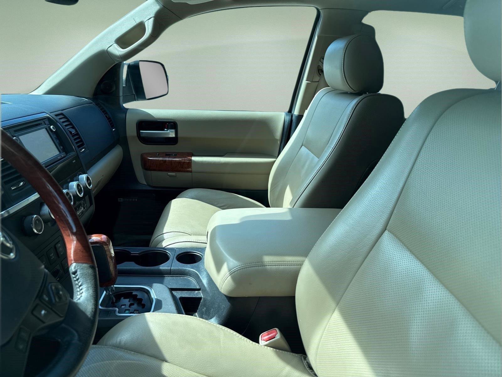 Used 2018 Toyota Sequoia Platinum AWD/4WD image 3