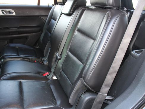 Used 2013 Ford Explorer XLT image 13