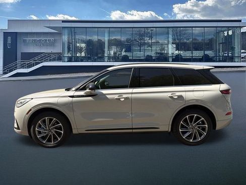 Used 2024 Lincoln Corsair Grand Touring image 4