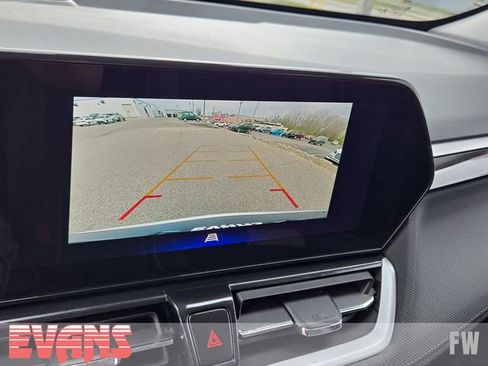 Used 2024 Chevrolet TrailBlazer LT w/ Driver Confidence Package image 8