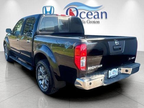 Used 2014 Nissan Frontier SL w/ SL Moonroof Package AWD/4WD image 5