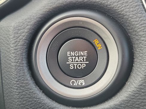 Used 2019 Dodge Durango R/T w/ Technology Group RWD image 25