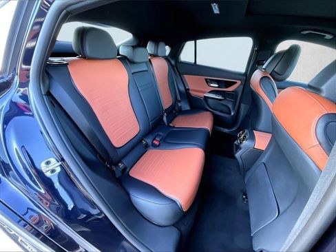 Used 2024 Mercedes-Benz GLC 300 4MATIC image 29