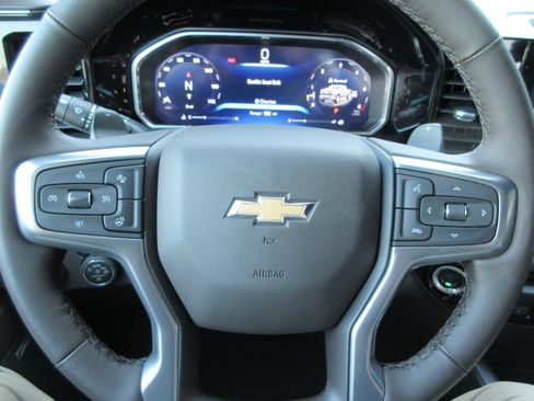 New 2026 Chevrolet Silverado 1500 LTZ w/ LTZ Premium Package AWD/4WD image 29