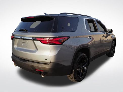 Used 2023 Chevrolet Traverse LT FWD image 7