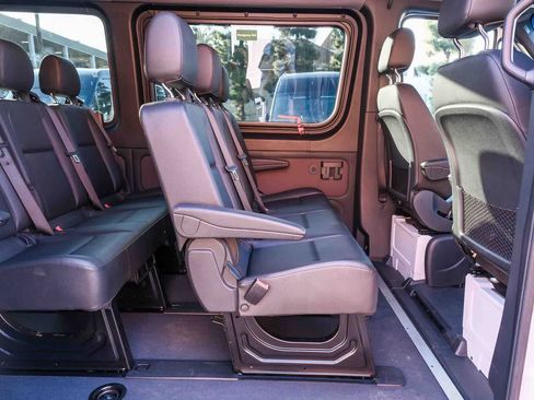 Used 2024 Mercedes-Benz Sprinter 2500 image 21
