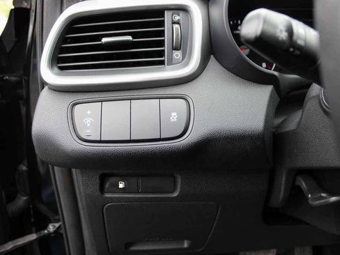 Used 2017 Kia Sorento AWD image 14