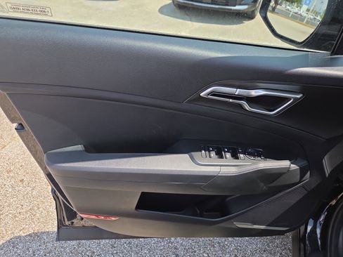 New 2026 Kia Sportage S image 5