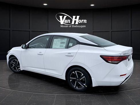 New 2025 Nissan Sentra SV image 3