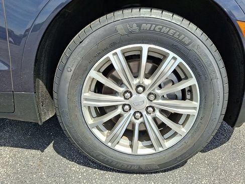 Used 2018 Cadillac XT5 Luxury w/ Driver Awareness Package AWD/4WD image 9