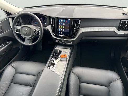 Used 2025 Volvo XC60 B5 Plus image 28