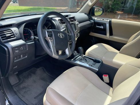 Used 2018 Toyota 4Runner SR5 Premium AWD/4WD image 11