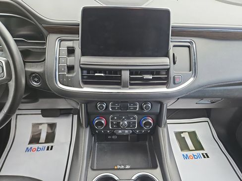 Used 2023 Chevrolet Suburban Premier AWD/4WD image 19
