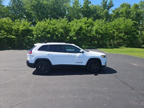 Used 2021 Jeep Cherokee Latitude Plus AWD/4WD image 8