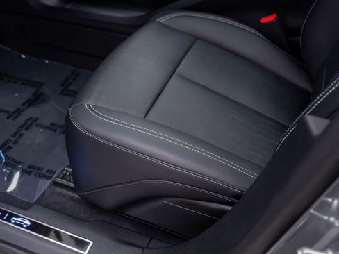Certified 2025 Cadillac Lyriq Luxury w/ LPO, Floor Liner Package AWD/4WD image 19